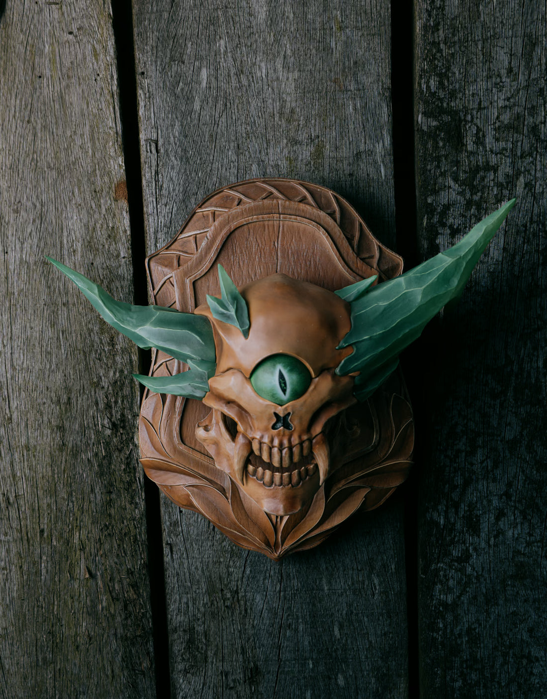 ESCULTURA DE PARED « CÍCLOPE » (CON OJO EXTRAÍBLE)